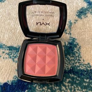NYX powder blush Pinched
